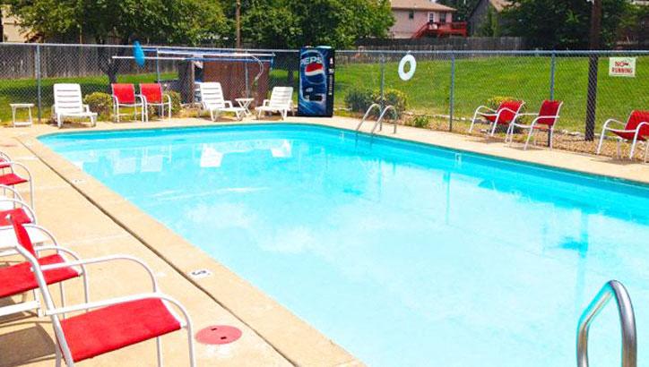 The swimming pool at Windsor Townhomes.